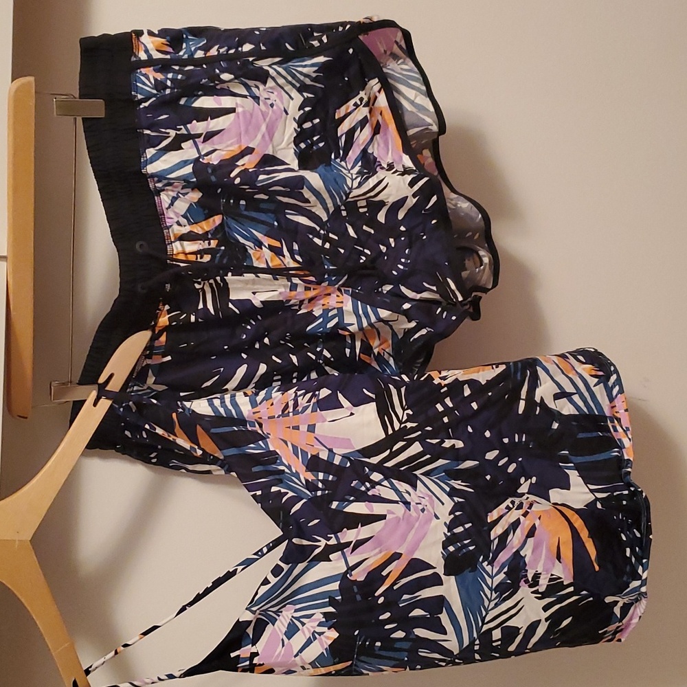 L.L. Bean Tropical Print Women’s Swim Set in Navy, White, Pink, Peach